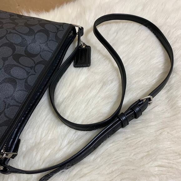 COACH Black Signature Coated Canvas PVC Logo File Messenger XBody Bag F58297 - Picture 13 of 15